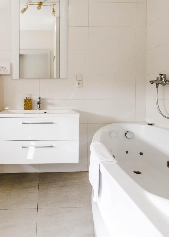 Hotel Court Wellness&Spa Kedzierzyn-Kozle Ngoại thất bức ảnh