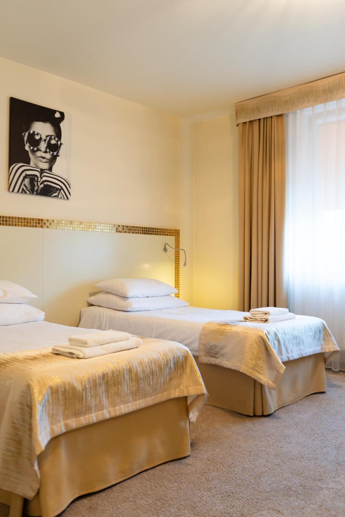 Hotel Court Wellness&Spa Kedzierzyn-Kozle Ngoại thất bức ảnh