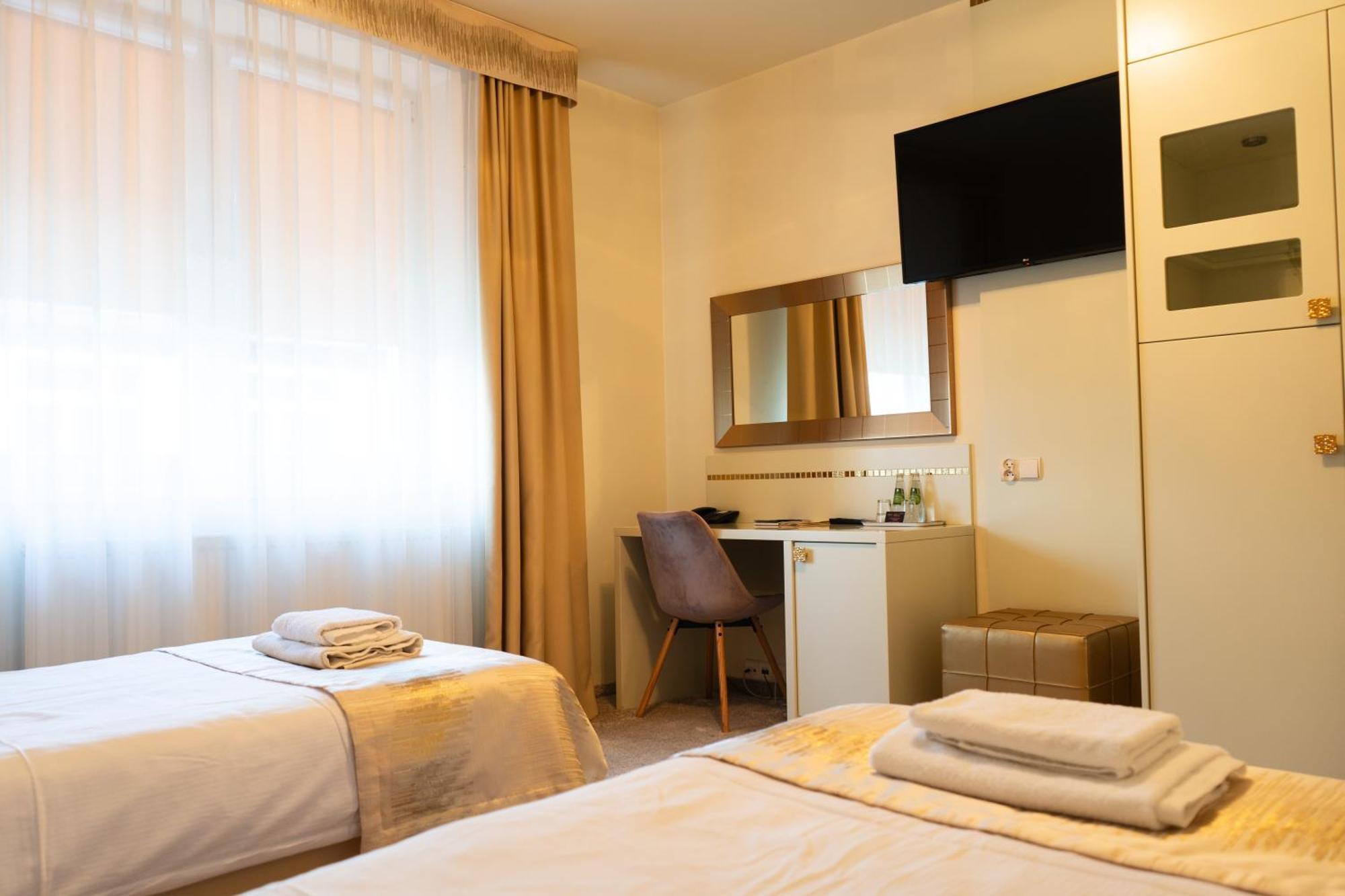 Hotel Court Wellness&Spa Kedzierzyn-Kozle Ngoại thất bức ảnh