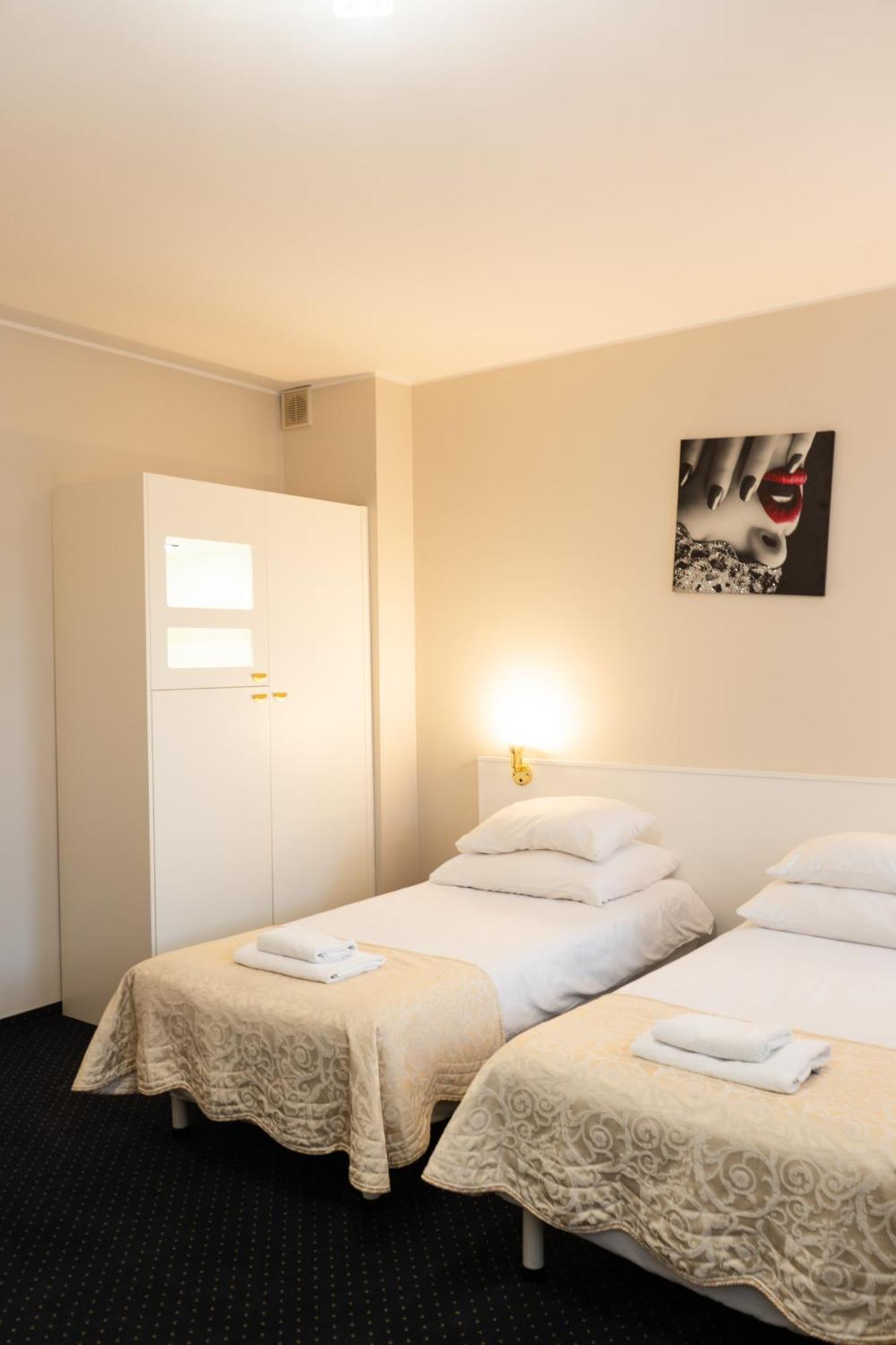 Hotel Court Wellness&Spa Kedzierzyn-Kozle Ngoại thất bức ảnh