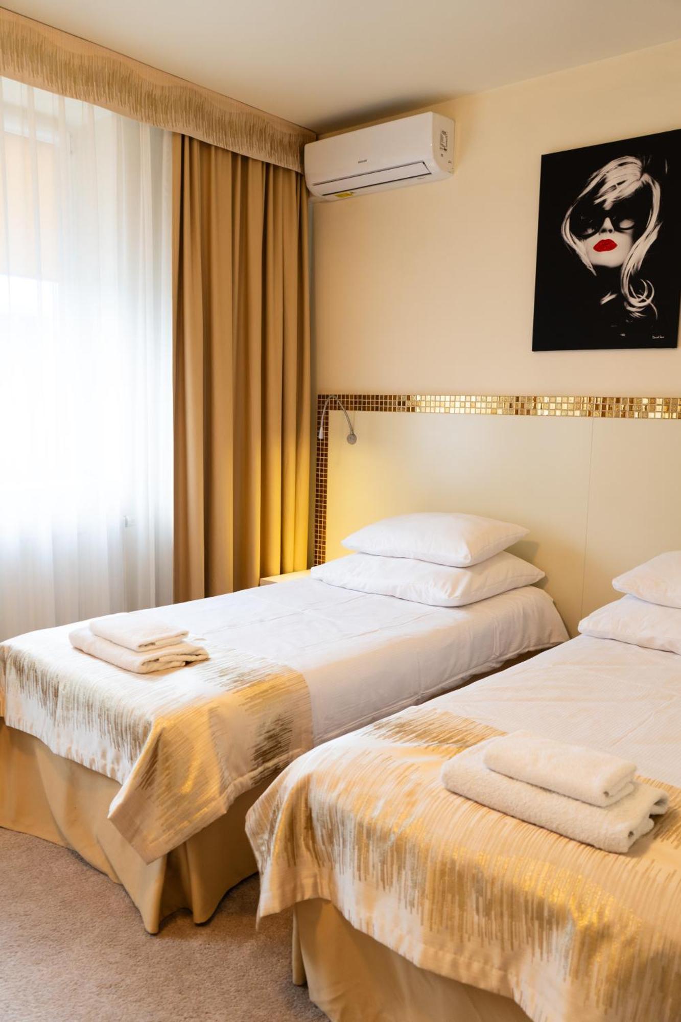 Hotel Court Wellness&Spa Kedzierzyn-Kozle Ngoại thất bức ảnh
